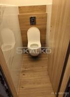 Obkladanie kúpeľne - osadenie sanity